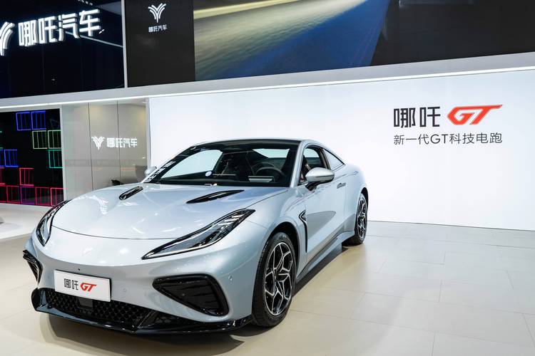 惠州惠东县展信同企业管理咨询哪吒汽车在智能汽车领域的表现，领途汽车在新能源汽车市场中的影响力
